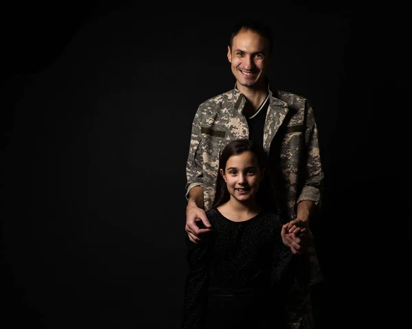 Military Man Daughter Black Background — Foto Stock