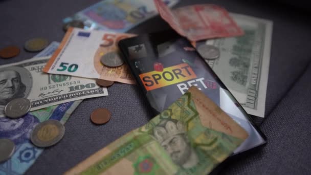 Δολάρια Και Ευρώ Smartphone Εφαρμογή Αθλητικών Στοιχημάτων — Αρχείο Βίντεο