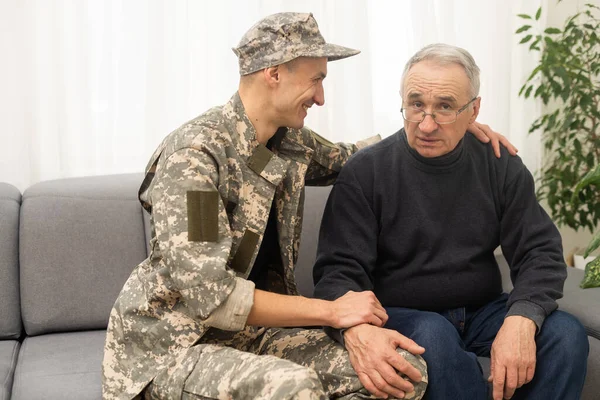 Portrait Army Man Parents Elderly Father Military Son — 스톡 사진