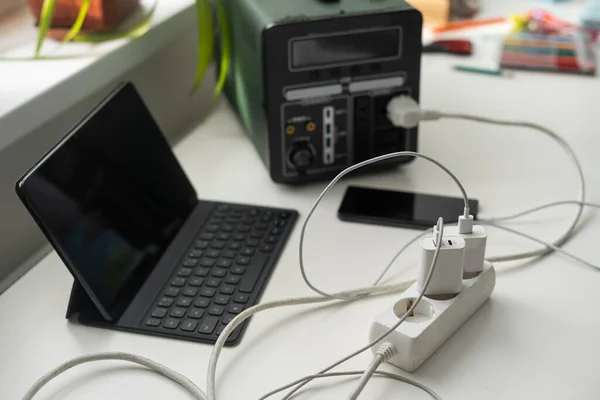 Portable Power Station Charging Gadgets Wall — Fotografia de Stock