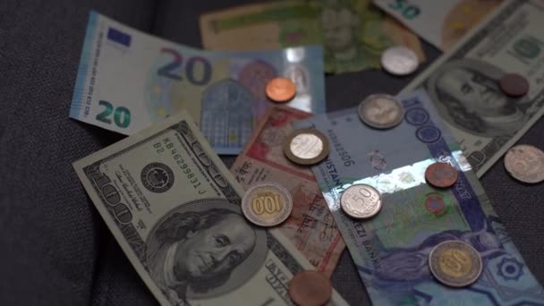 Tło Różnych Banknotów Monet Dolarów Euro Rubli Innych Walut Koncepcja — Wideo stockowe
