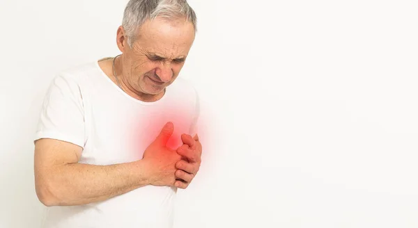 Görünümlü Yaşlı Bir Adam Göğüs Ağrısı Çekiyor Kalp Krizi Beyaz — Stok fotoğraf