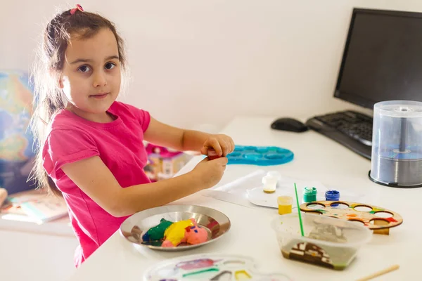 Little Girl Paints Toy Fox Made Clay Diy Concept — Fotografia de Stock