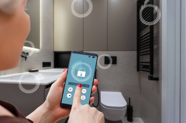Bir telefondaki uzaktan kontrol sistemi