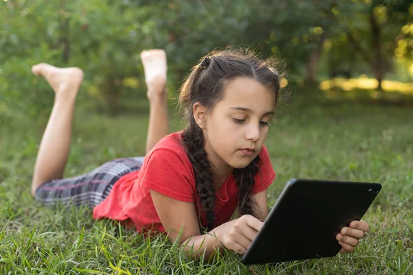 Education Free Time Technology Internet Concept Little Student Girl Tablet — Stock fotografie