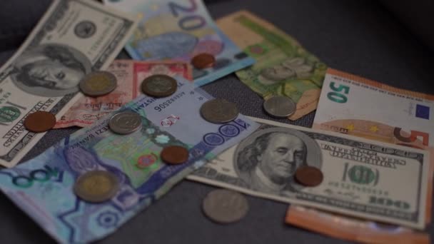 Bedrijfs Financieel Concept Monetaire Achtergrond Bankbiljetten Munten Van Papierdollars Euro — Stockvideo