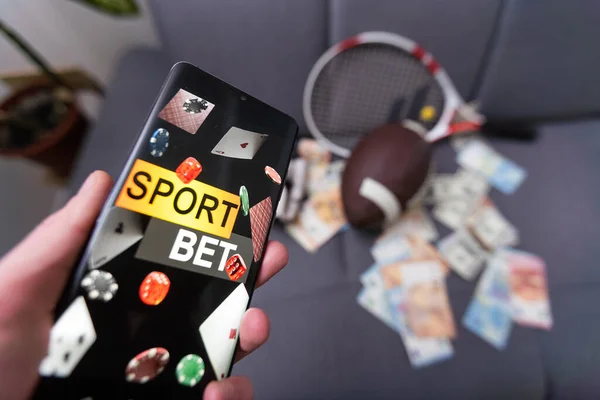 Смартфон Азартными Играми Мобильное Приложение Мяч Деньги Банкноты Концепция Спорта — стоковое фото