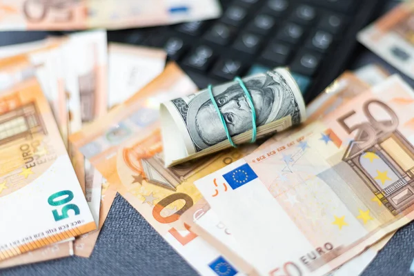 Billete 200 Euros Junto Euros Parte Superior Billetes Cien Dólares —  Fotos de Stock