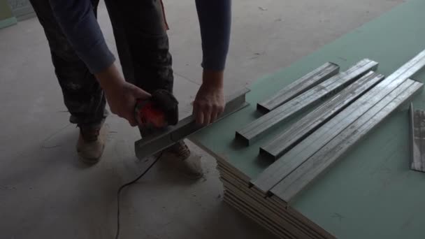 建設労働者の設置天井作業 高品質の写真 — ストック動画