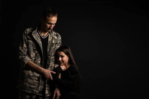 Military Man Daughter Black Background — Foto Stock