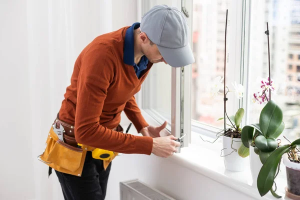 Workman Overalls Installing Adjusting Plastic Windows Living Room Home — Stock Photo, Image