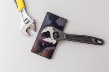 akıllı telefon ve onarım için araçlar.