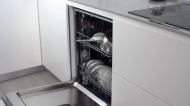 Modern bulaşık makinesi açık, teknoloji, mutfak