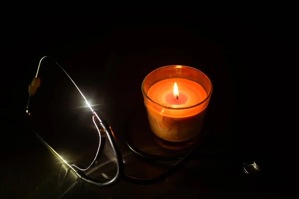 Brennende Kerze Mit Stethoskop — Stockfoto