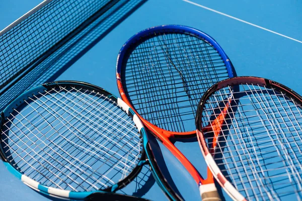 Broken Tennis Rackets Clay Tennis Court — Photo