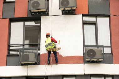 Boyacılar-yükseklik binanın ön cephesini yükseltir