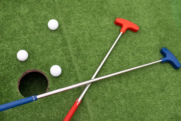 Minigolf Närbild Färgglada Golfputtrar Bollar — Stockfoto