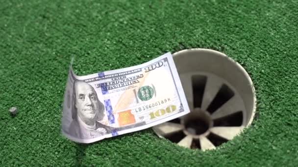 Tijd Voor Golf Gokken Geld Mini Golf Hole — Stockvideo