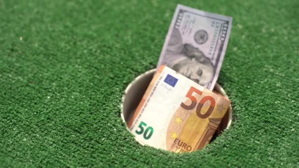 Pile Money Golf Course Hole Χρήματα Shot Concept — Αρχείο Βίντεο