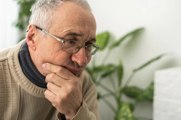 Old Age Problem People Concept Close Senior Man Glasses Thinking — Stock Photo, Image