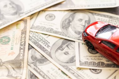 Araba ve para. kavramı için satın alma, Kiralama, sigorta, yakıt, servis ve onarım maliyetleri
