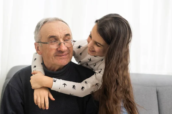 Family Time Pretty Granddaughter Hugging Her Grandfather — Stock Photo, Image