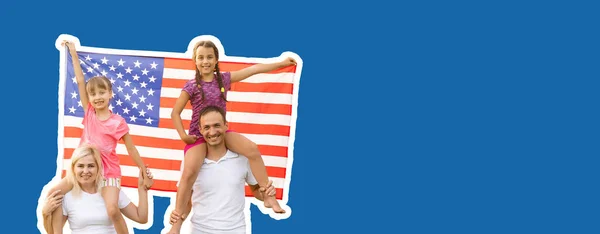 Šťastná Rodina Vlajkou Ameriky Usa Modrém Pozadí — Stock fotografie