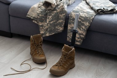 Askeri üniforma ve protez..