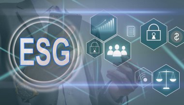 ESG Çevre Yönetimi Yatırım Yatırım Konsepti. ESG verilerini analiz et. İş sürdürülebilirliği yatırım stratejisi kavramında sanal ekranda simgeler belirir.