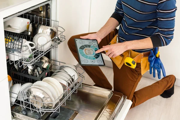 Portrait Male Technician Repairing Dishwasher Kitchen Using Digital Tablet — Stock Photo, Image