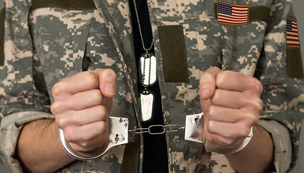 Amerikanischer Soldat Handschellen — Stockfoto