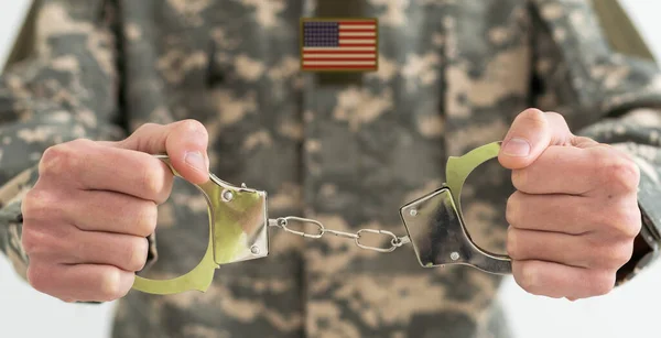 Amerikanischer Soldat Handschellen — Stockfoto