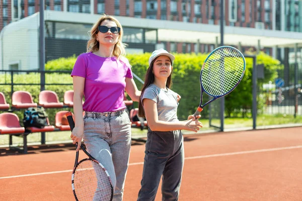 Mère Fille Jouent Tennis — Photo
