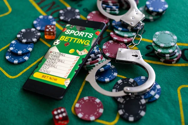 Casino Chips Uma Combinação Vencedora Cartões Flush Royal Lado Das — Fotografia de Stock