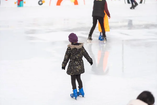 Adorable Little Girl Winter Clothes Skating Ice Rink — Stockfoto