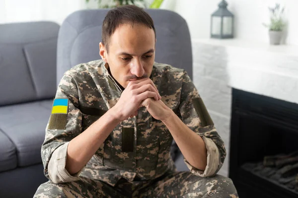 Ukrainian Man Sodier Saúde Mental Militares Nervosos Sofrem Depressão Conceito — Fotografia de Stock