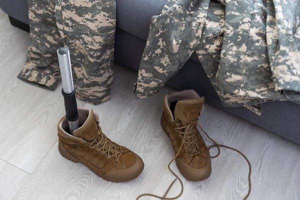 Солдат Штучний Протез Ноги Війна Високоякісна Фотографія — стокове фото