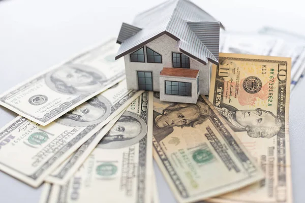 Investasi Model Rumah Dan Uang — Stok Foto
