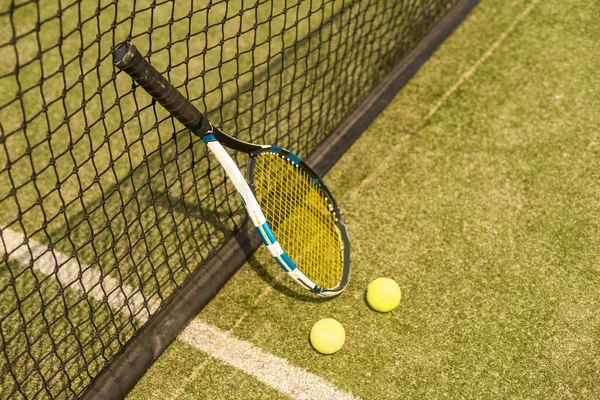 Tenisz Ütő Egy Teniszlabda Teniszpálya — Stock Fotó