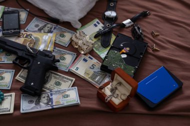 Avrupa faturaları ve pasaportlar kriminal soruşturma biriminde, kavramsal imaj. Yüksek kalite fotoğraf