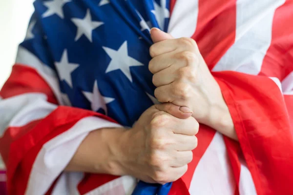 Kvinnliga Händer Usa Flagga — Stockfoto