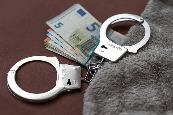 Birçok Büyük Euro Banknotunda Gümüş Kelepçe Var Yüksek Kalite Fotoğraf — Stok fotoğraf