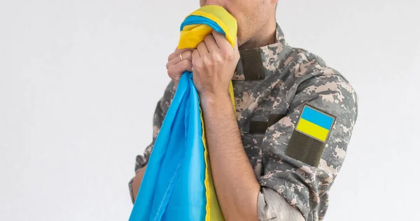 乌克兰人 更清醒 精神健康 神经紧张的男性军人患有抑郁症Ptsd的概念男人伤心 有问题 心理学概念 压力和痛苦 — 图库照片