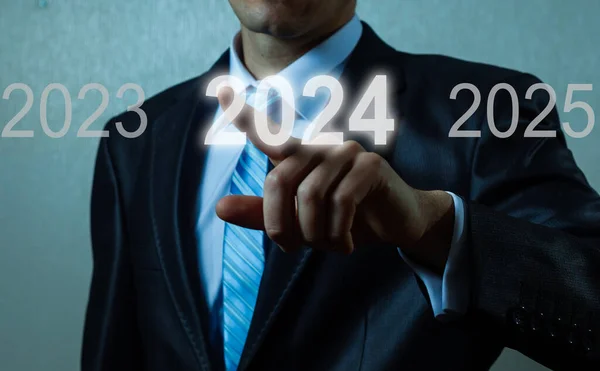 Человек Касающийся Виртуального Экрана 2024 Концепция Нового Года Бизнесе Добро — стоковое фото