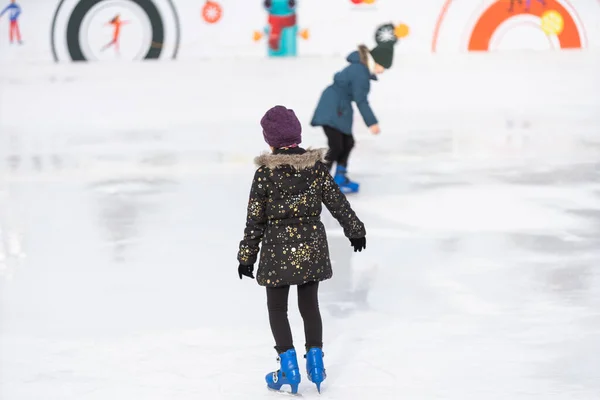 Teenage Girl Ice Skating Rink Outdoors — Photo