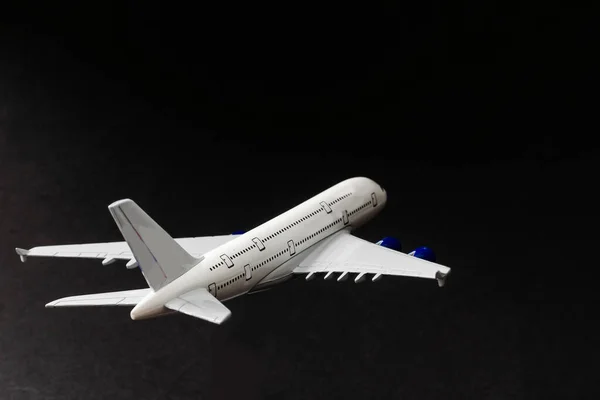 Modellflugzeug Flugzeug Auf Dunklem Hintergrund — Stockfoto