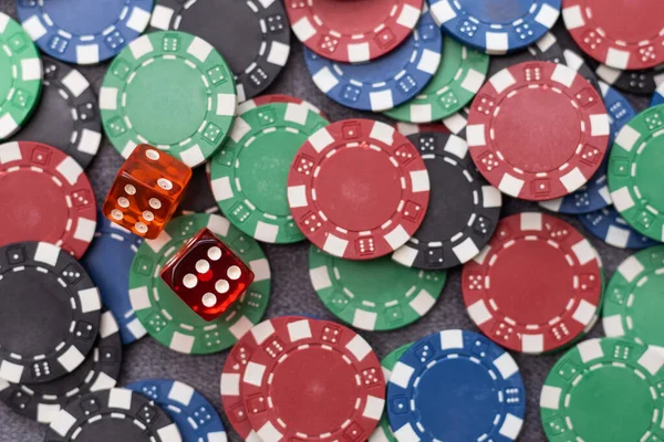 Casino Čipy Ohraničení Pozadí Zeleném Stole — Stock fotografie