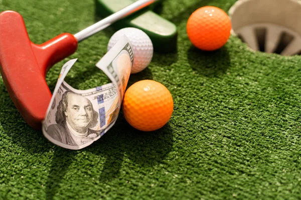Concept Golf Moet Gebruik Maken Van Het Budget Geldprijzen Zeer — Stockfoto