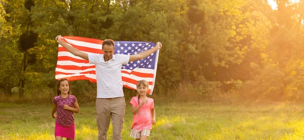 Happy Family American Flag Wheat Field Sunset Independence Day 4Th — Stock Photo, Image