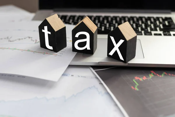 Слово Tax Написано Деревянных Кубиках Налоговая Концепция Высокое Качество Фото — стоковое фото